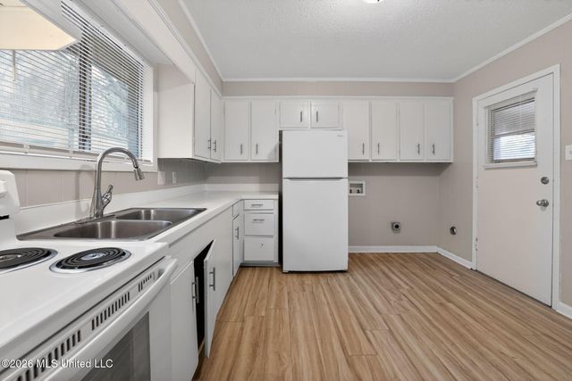 4933 Cottonwood Lane, Jackson, MS 39212