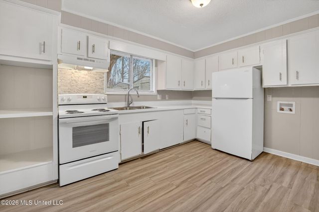 4933 Cottonwood Lane, Jackson, MS 39212