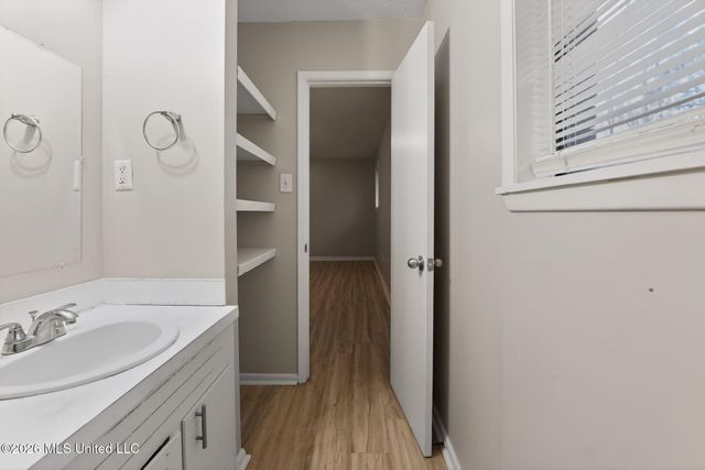 4933 Cottonwood Lane, Jackson, MS 39212