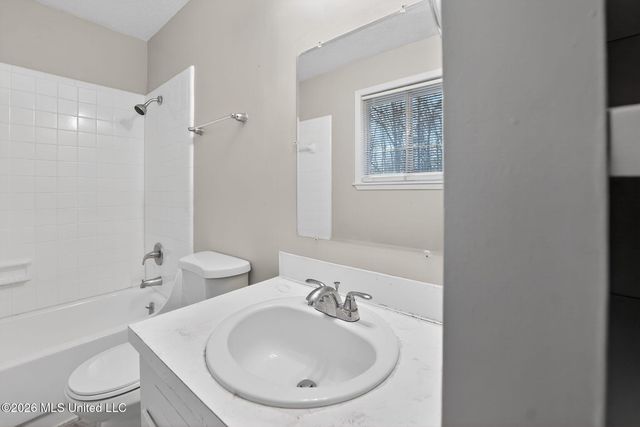 4933 Cottonwood Lane, Jackson, MS 39212