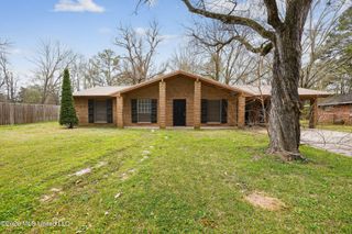 4933 Cottonwood Lane, Jackson, MS 39212