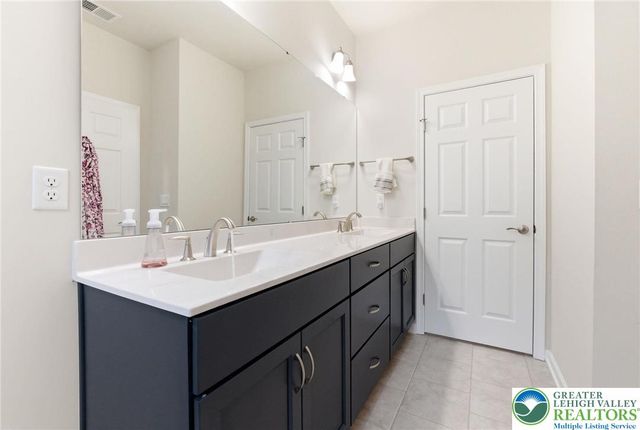 5471 Traditions Drive, Upper Saucon Twp, PA 18036