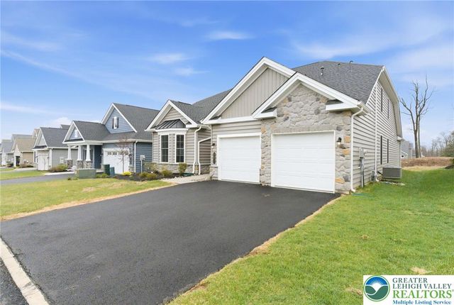 5471 Traditions Drive, Upper Saucon Twp, PA 18036