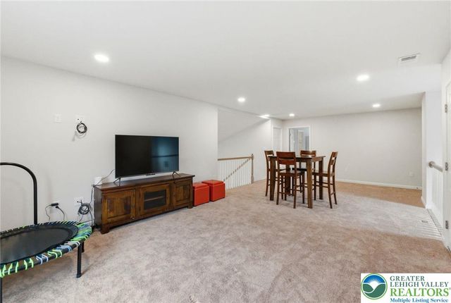 5471 Traditions Drive, Upper Saucon Twp, PA 18036
