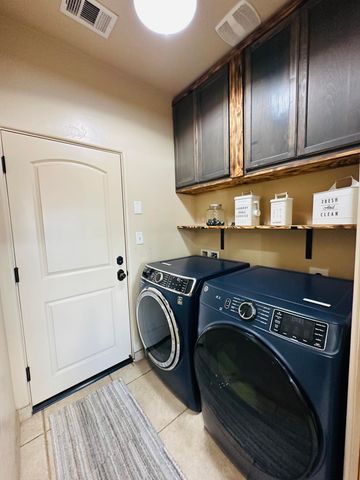 936 N Red Oak Street, Porterville, CA 93257