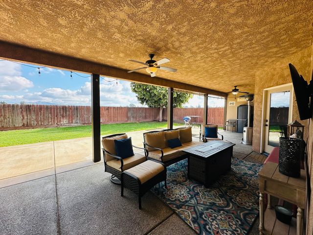 936 N Red Oak Street, Porterville, CA 93257