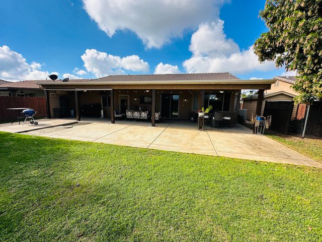 936 N Red Oak Street, Porterville, CA 93257