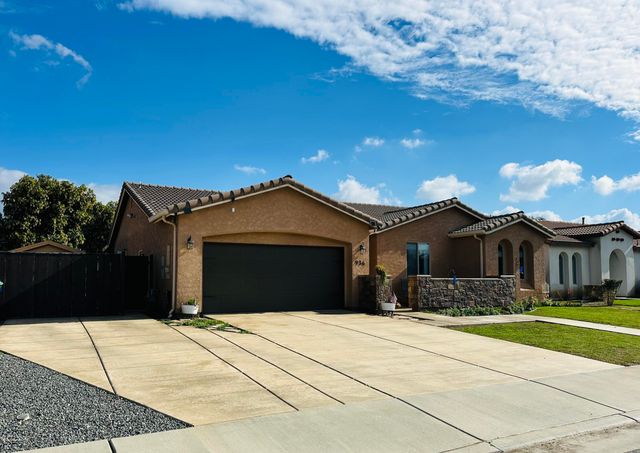 936 N Red Oak Street, Porterville, CA 93257