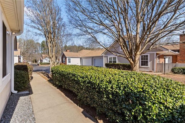 3733 Vineyards Lake NW Circle 24, Kennesaw, GA 30144