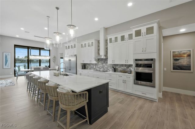 1812 Lagoon LN, Cape Coral, FL 33914