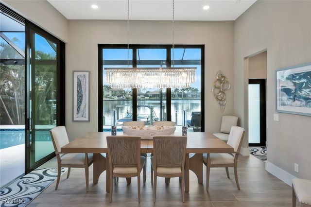 1812 Lagoon LN, Cape Coral, FL 33914