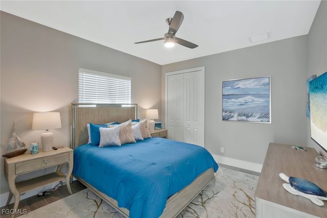 1812 Lagoon LN, Cape Coral, FL 33914