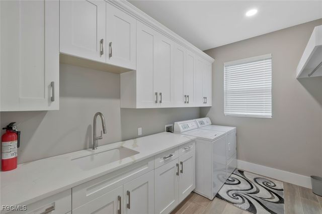 1812 Lagoon LN, Cape Coral, FL 33914