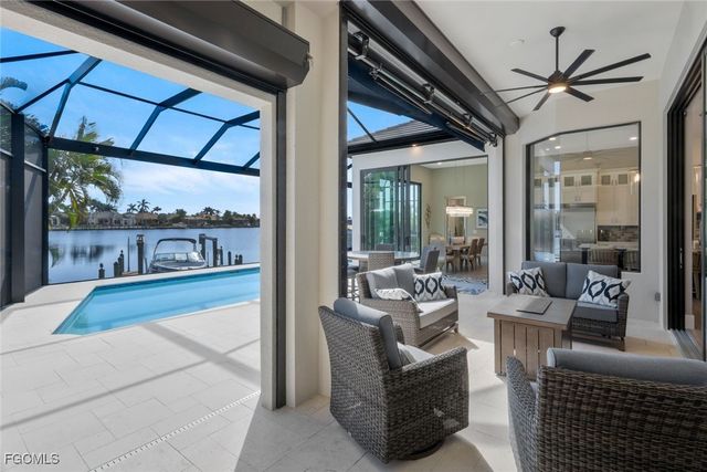 1812 Lagoon LN, Cape Coral, FL 33914