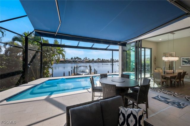 1812 Lagoon LN, Cape Coral, FL 33914