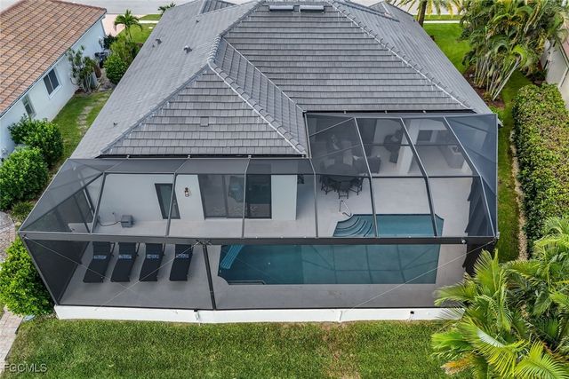 1812 Lagoon LN, Cape Coral, FL 33914