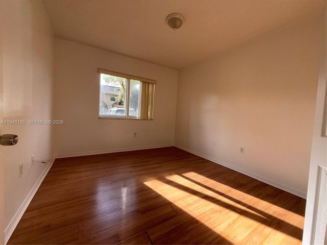 935 NE 33rd Terr 104, Homestead, FL 33033