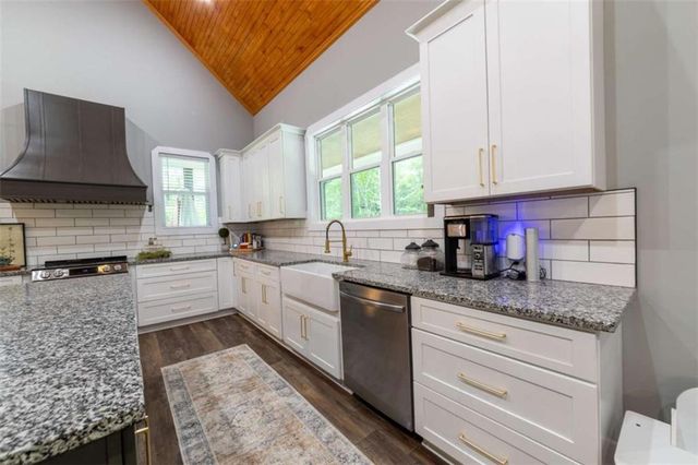 181 S Chattahoochee Drive S, Hogansville, GA 30230