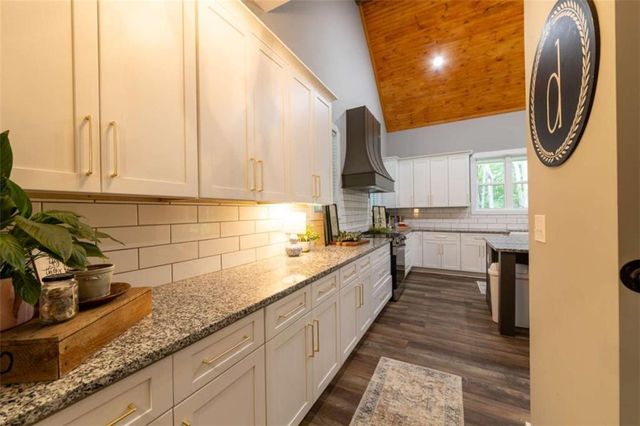 181 S Chattahoochee Drive S, Hogansville, GA 30230