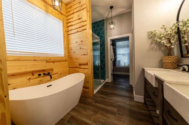 181 S Chattahoochee Drive S, Hogansville, GA 30230