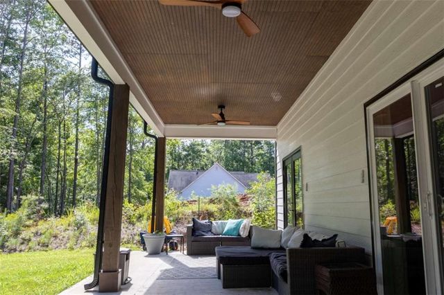 181 S Chattahoochee Drive S, Hogansville, GA 30230