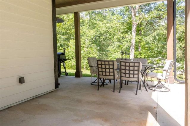 181 S Chattahoochee Drive S, Hogansville, GA 30230