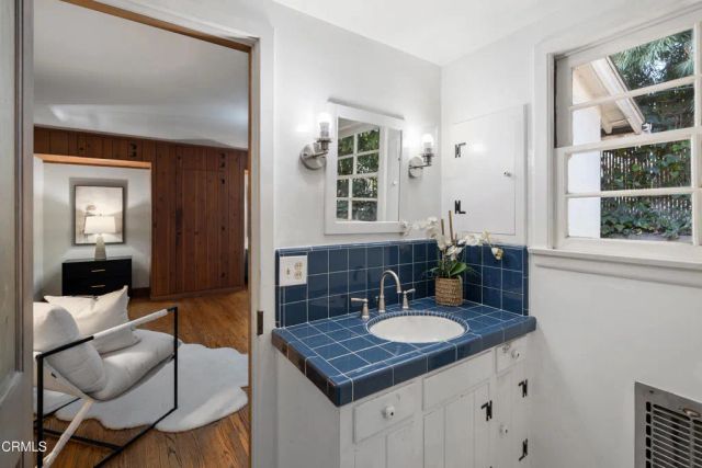 4733 Hillard Avenue, La Canada Flintridge, CA 91011