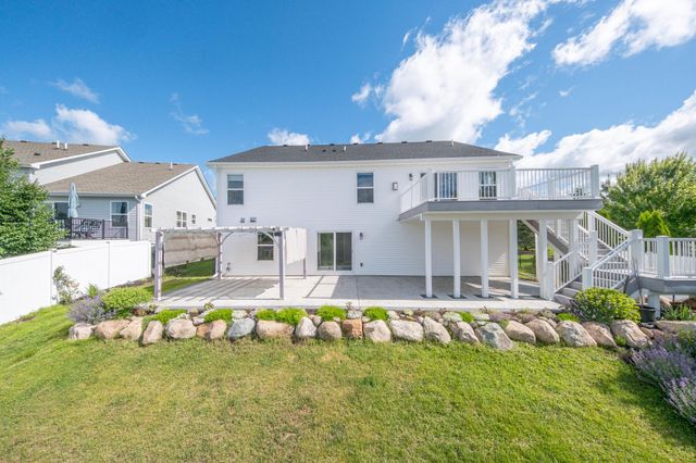 12300 Pineridge Way N, Dayton, MN 55327