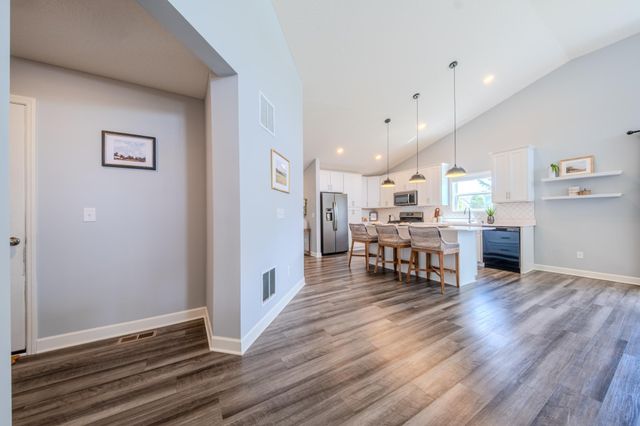 12300 Pineridge Way N, Dayton, MN 55327