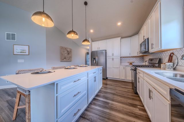 12300 Pineridge Way N, Dayton, MN 55327