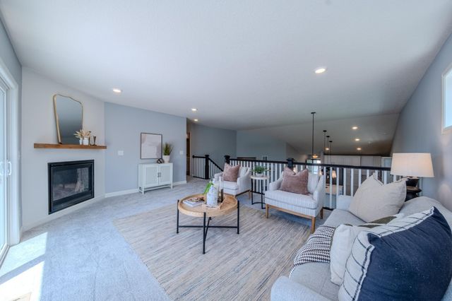 12300 Pineridge Way N, Dayton, MN 55327