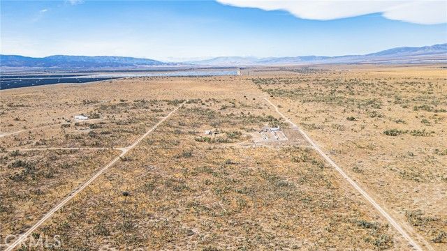 15500 W B-8 Avenue, Fairmont, CA 93536