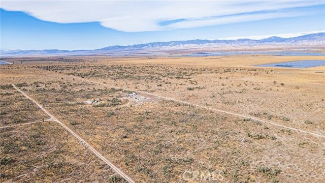 15500 W B-8 Avenue, Fairmont, CA 93536