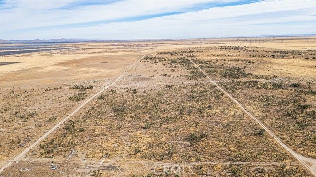 15500 W B-8 Avenue, Fairmont, CA 93536