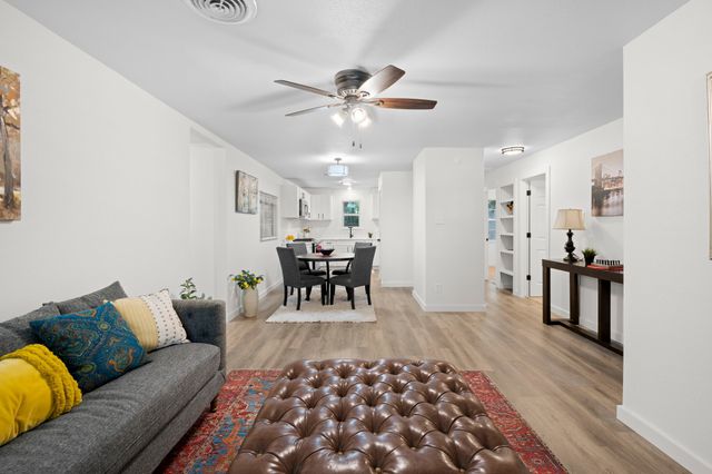 811 N Cooper Street, Arlington, TX 76011