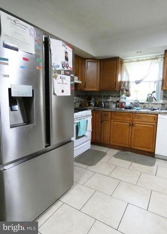 256 H ST, Carneys Point, NJ 08069