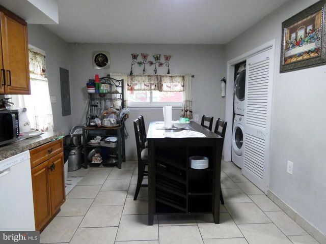 256 H ST, Carneys Point, NJ 08069