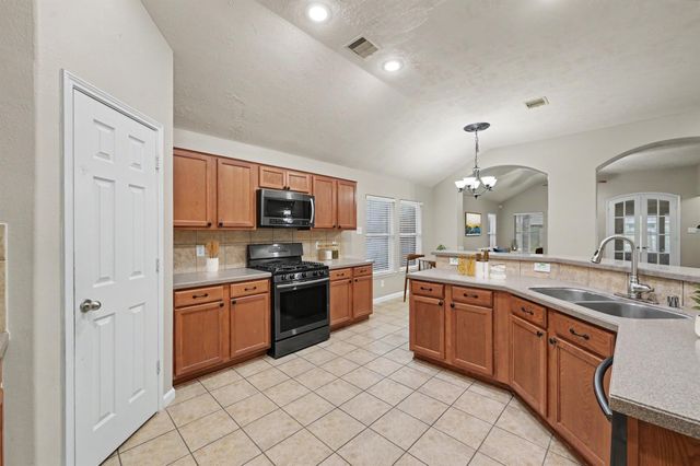 20343 Yosemite Falls Drive, Tomball, TX 77375
