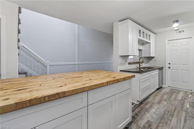 5460 Trumpet Vine CT, Virginia Beach, VA 23462