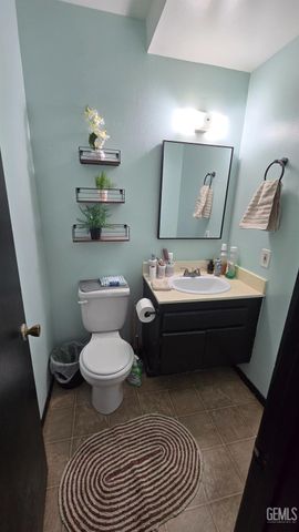 6021 Almendra Avenue C, Bakersfield, CA 93309