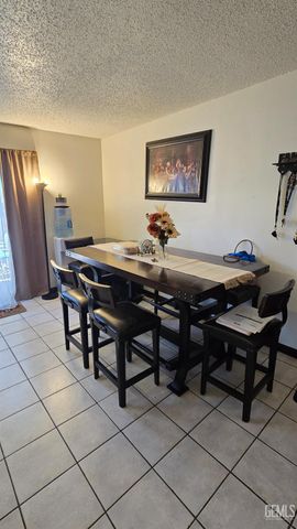 6021 Almendra Avenue C, Bakersfield, CA 93309