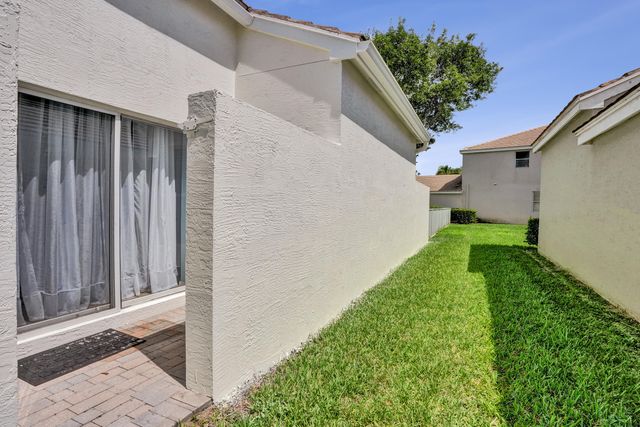 106 HAMILTON Terrace, Royal Palm Beach, FL 33414