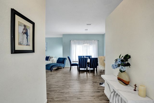 106 HAMILTON Terrace, Royal Palm Beach, FL 33414