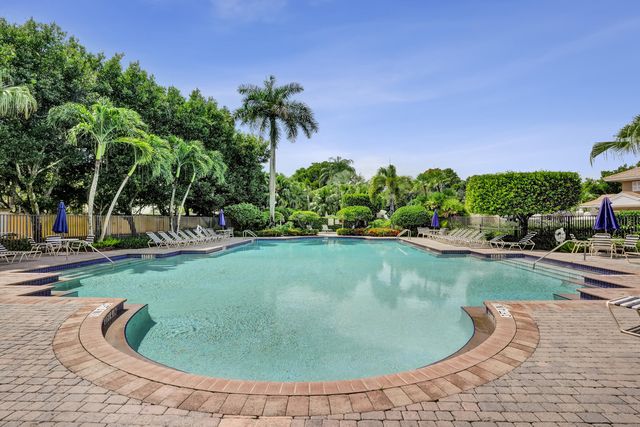 106 HAMILTON Terrace, Royal Palm Beach, FL 33414