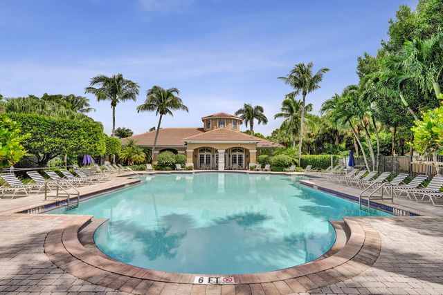 106 HAMILTON Terrace, Royal Palm Beach, FL 33414
