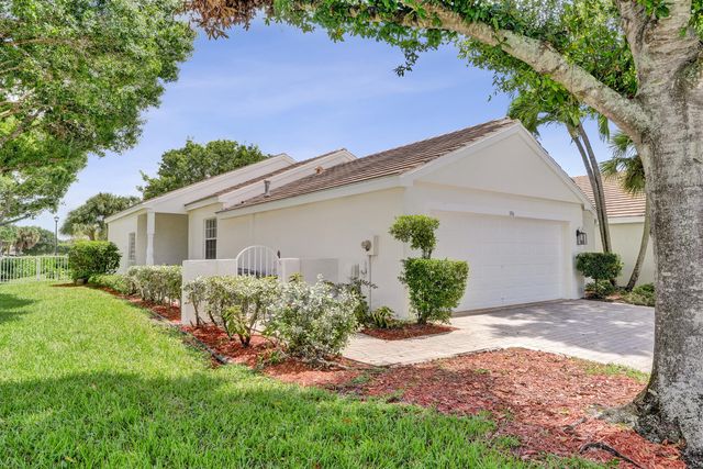 106 HAMILTON Terrace, Royal Palm Beach, FL 33414