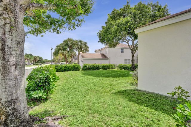 106 HAMILTON Terrace, Royal Palm Beach, FL 33414