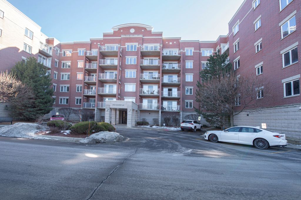 6560 W Diversey Avenue 605D, Chicago, IL 60707
