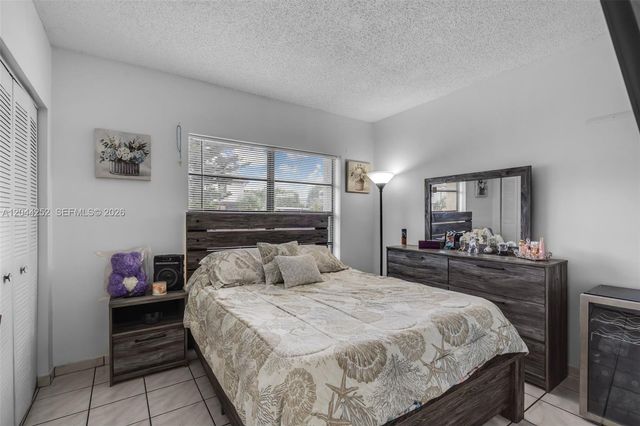 8186 NW 98th Ter 132, Hialeah Gardens, FL 33016