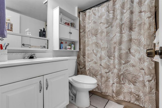 8186 NW 98th Ter 132, Hialeah Gardens, FL 33016